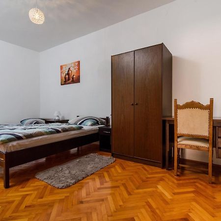 Apartments With A Parking Space Kastel Kambelovac, Kastela - 15480 Exterior foto