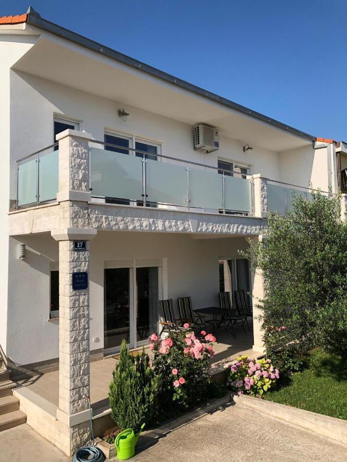 Apartments With A Parking Space Kastel Kambelovac, Kastela - 15480 Exterior foto