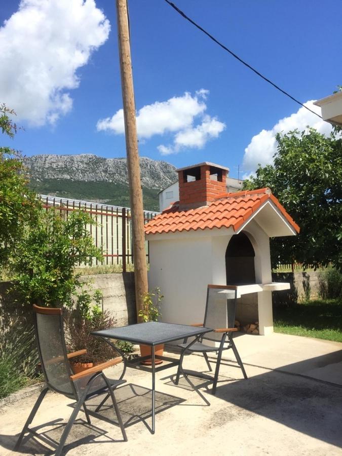 Apartments With A Parking Space Kastel Kambelovac, Kastela - 15480 Exterior foto