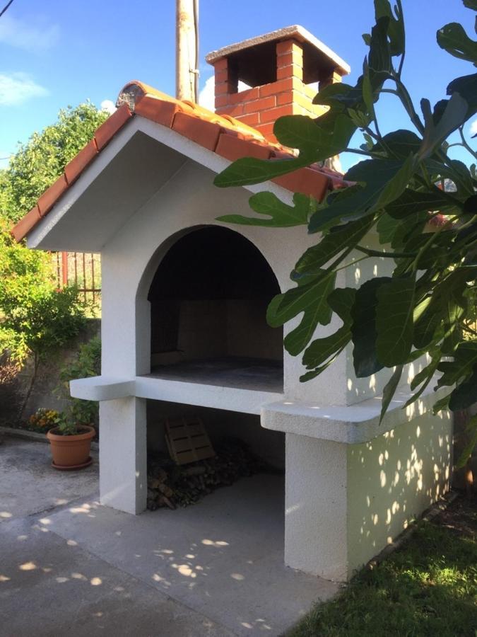 Apartments With A Parking Space Kastel Kambelovac, Kastela - 15480 Exterior foto
